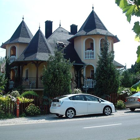 Ilona Kis Kastely Panzio Hotell Keszthely Exteriör bild