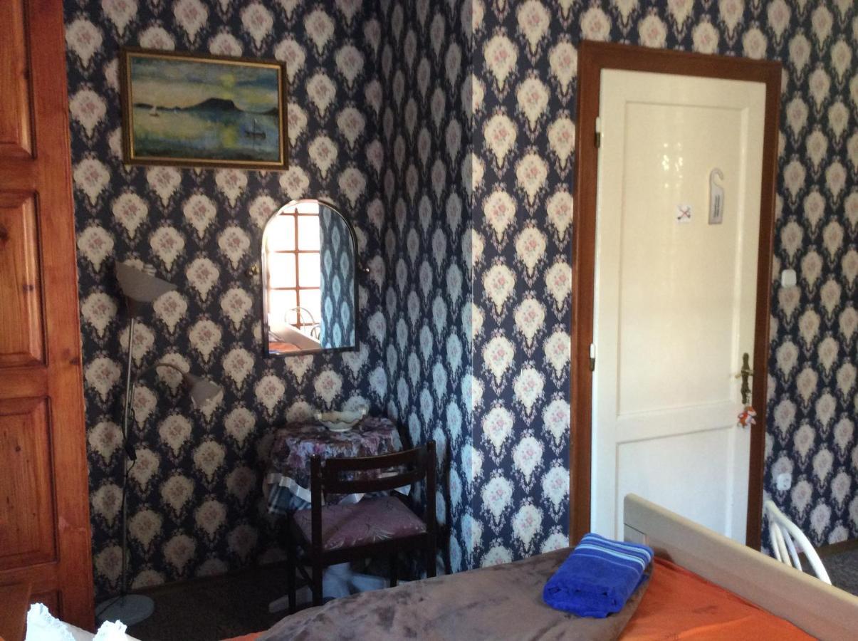 Ilona Kis Kastely Panzio Hotell Keszthely Exteriör bild