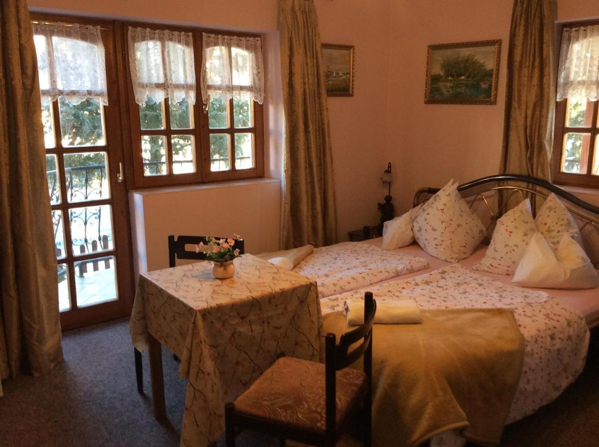 Ilona Kis Kastely Panzio Hotell Keszthely Exteriör bild