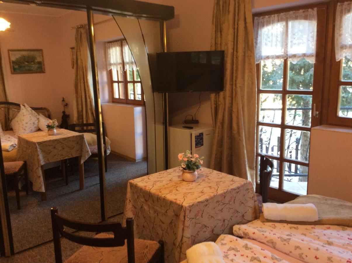 Ilona Kis Kastely Panzio Hotell Keszthely Exteriör bild