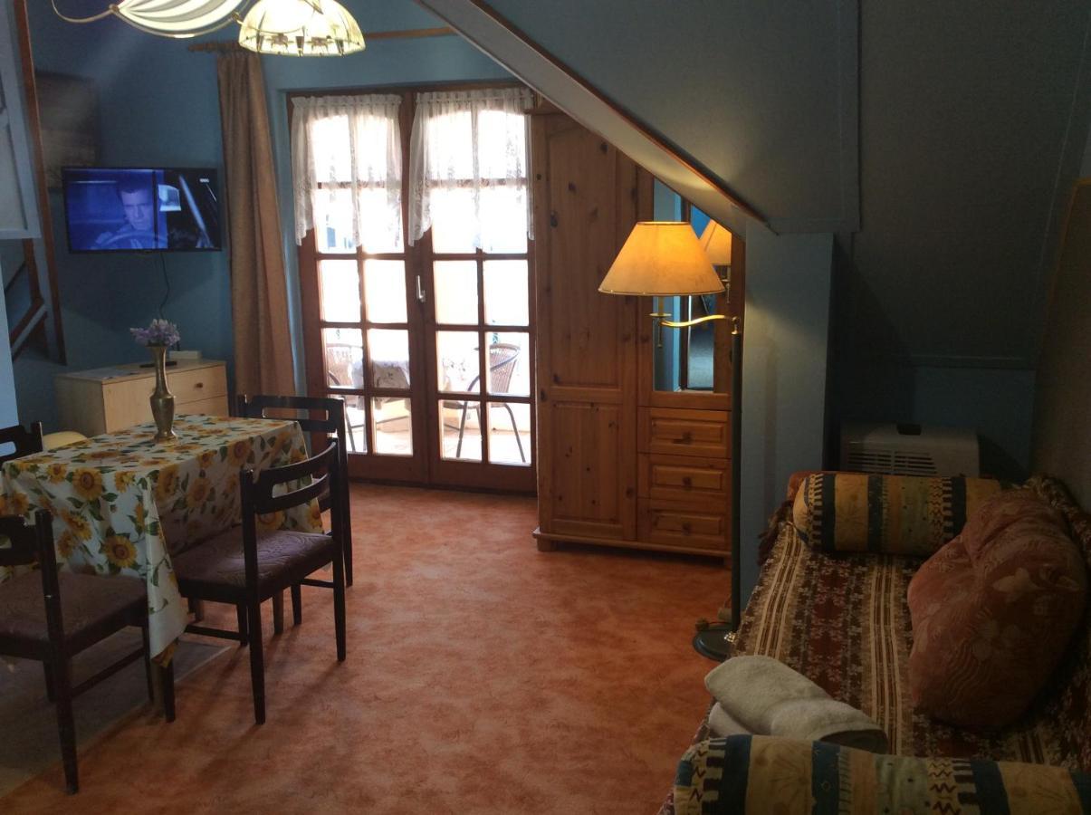 Ilona Kis Kastely Panzio Hotell Keszthely Exteriör bild