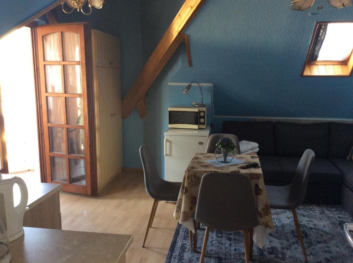 Ilona Kis Kastely Panzio Hotell Keszthely Exteriör bild