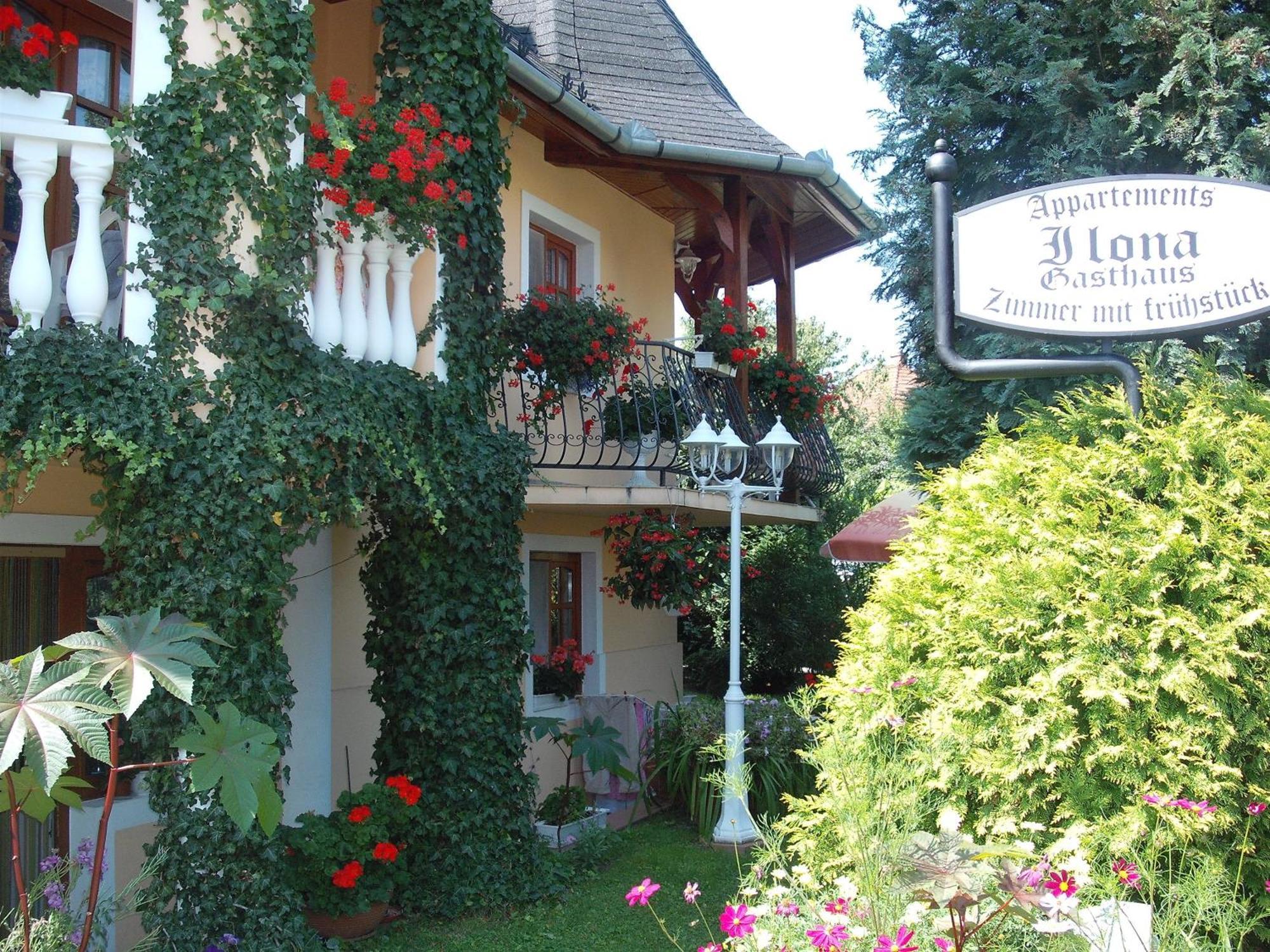 Ilona Kis Kastely Panzio Hotell Keszthely Exteriör bild