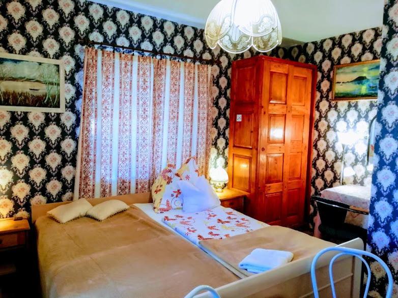 Ilona Kis Kastely Panzio Hotell Keszthely Exteriör bild