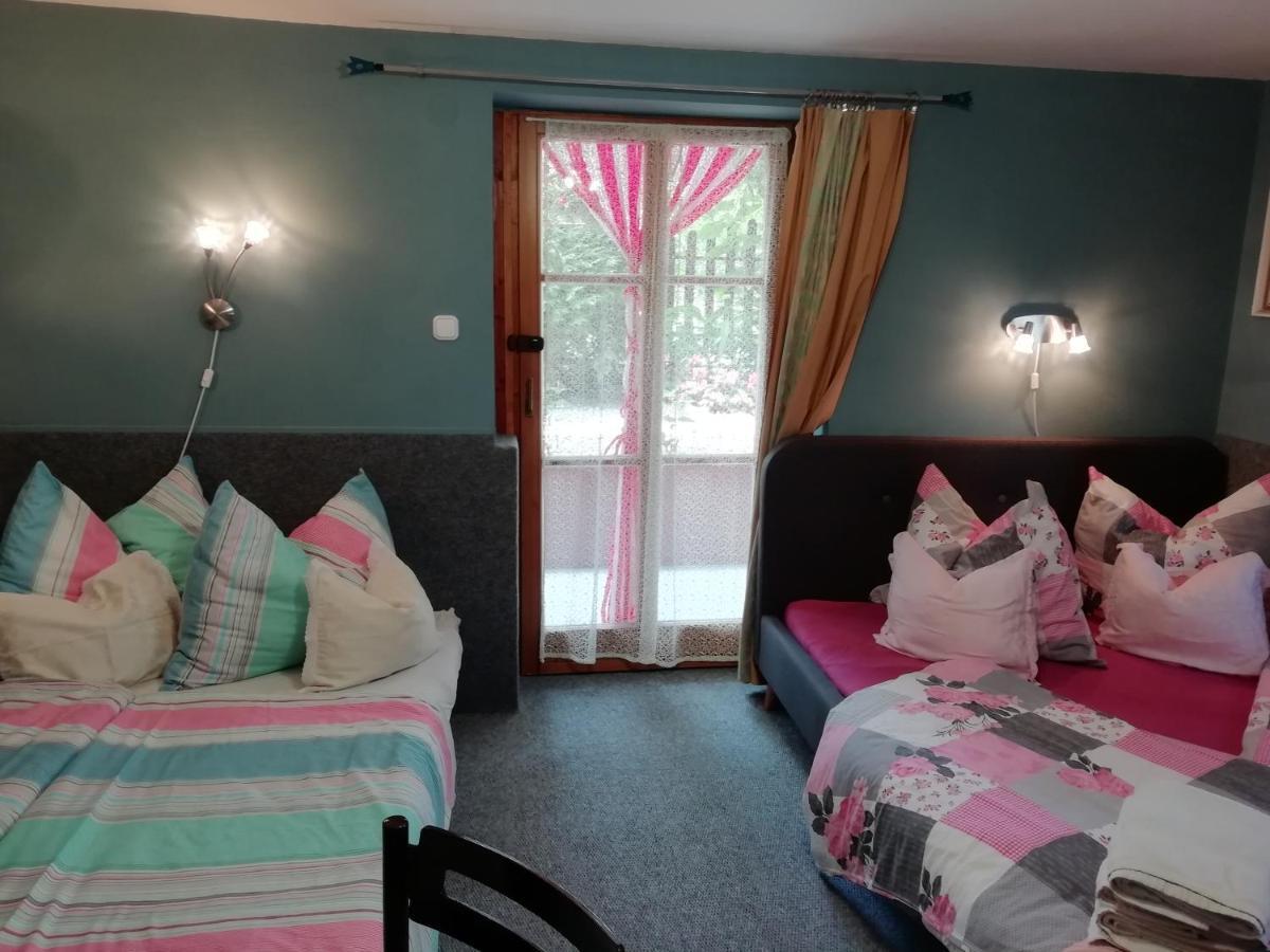 Ilona Kis Kastely Panzio Hotell Keszthely Exteriör bild